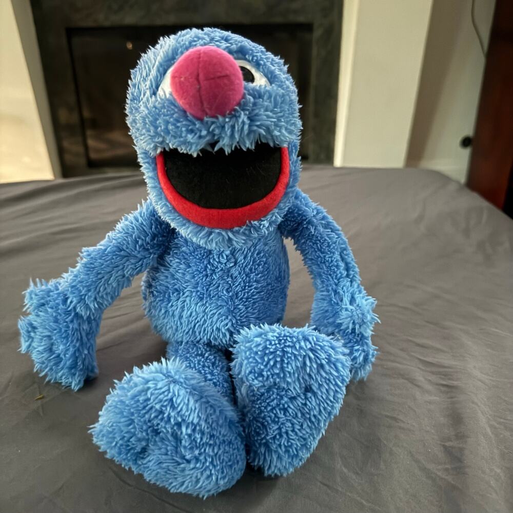 Sesame Street Grover Plush 15” Kohl’s Cares 2017 Blue Stuffed Animal
